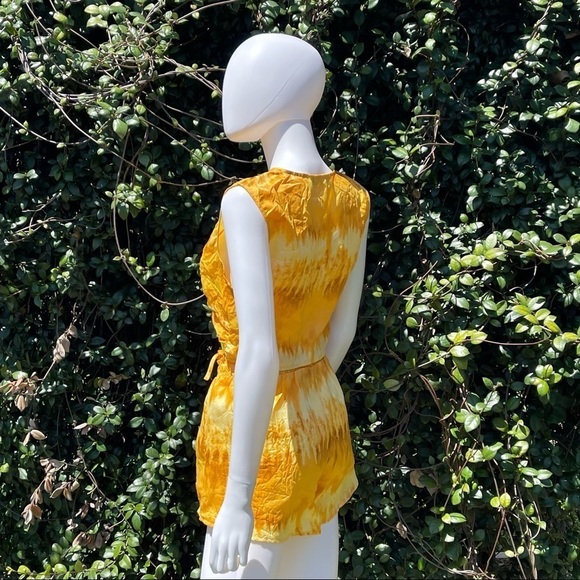 💋NWT House Of Harlow x Sophia Richie Golden Tie Dye Short & Crop Top Set - Picture 12 of 16